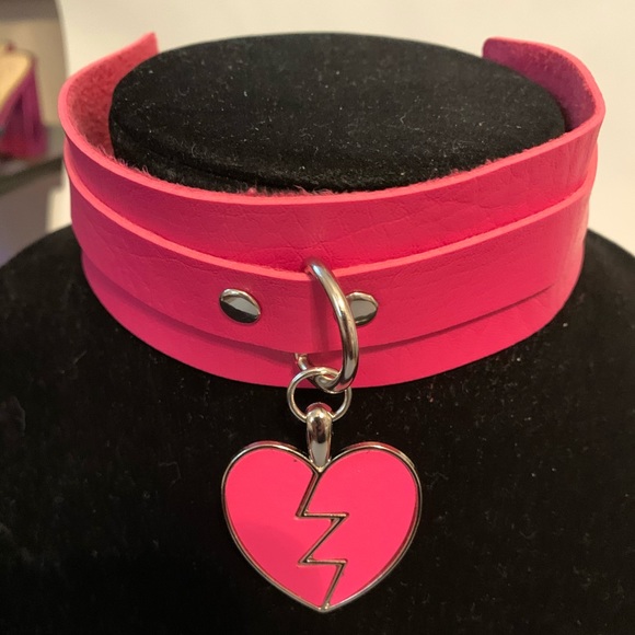 Punk Heart Leather Choker Collar Goth fashion - Picture 3 of 6